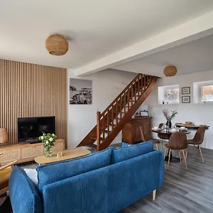 La Maison De Louise - Superbe Maison Avec Patio Hébergement de vacances